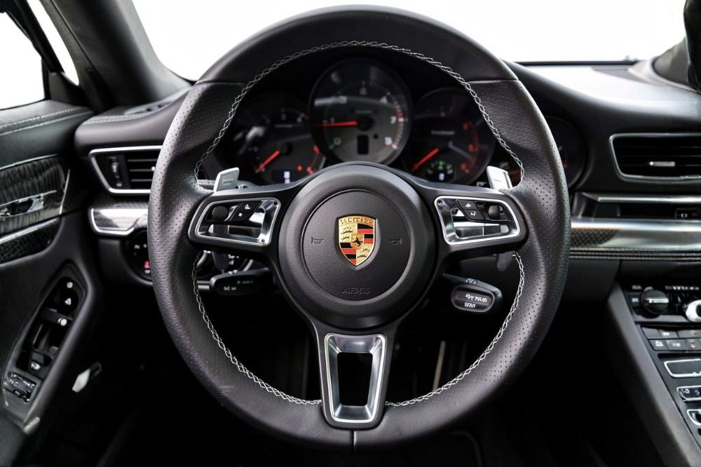 Porsche-911-steering-wheel